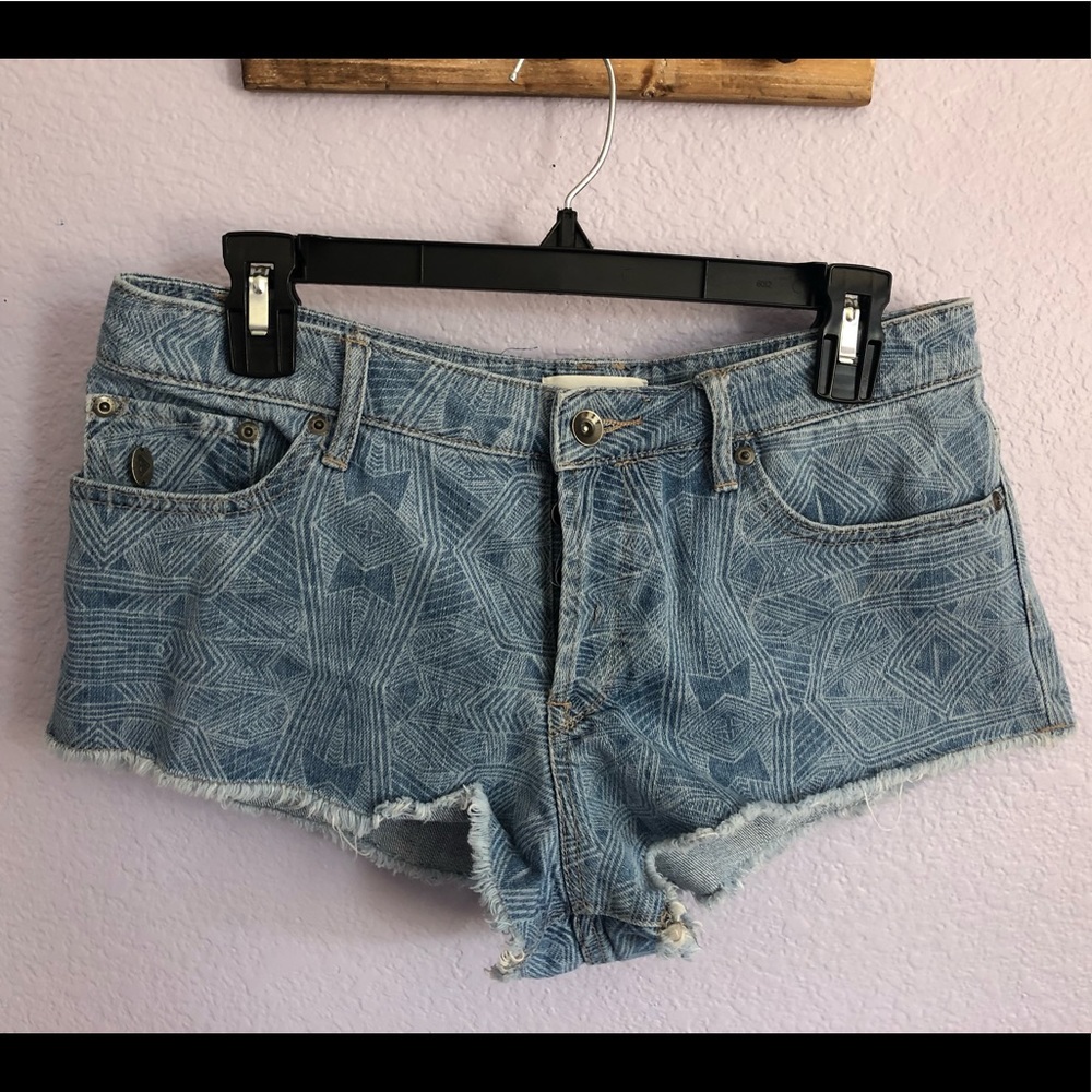 Roxy Geometric Pattern Shorts
